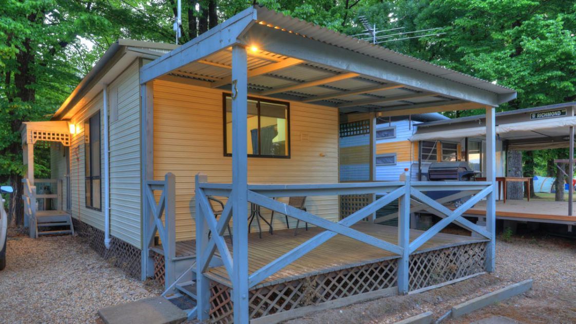 Myrtleford Holiday Park Snow Gum Cabin